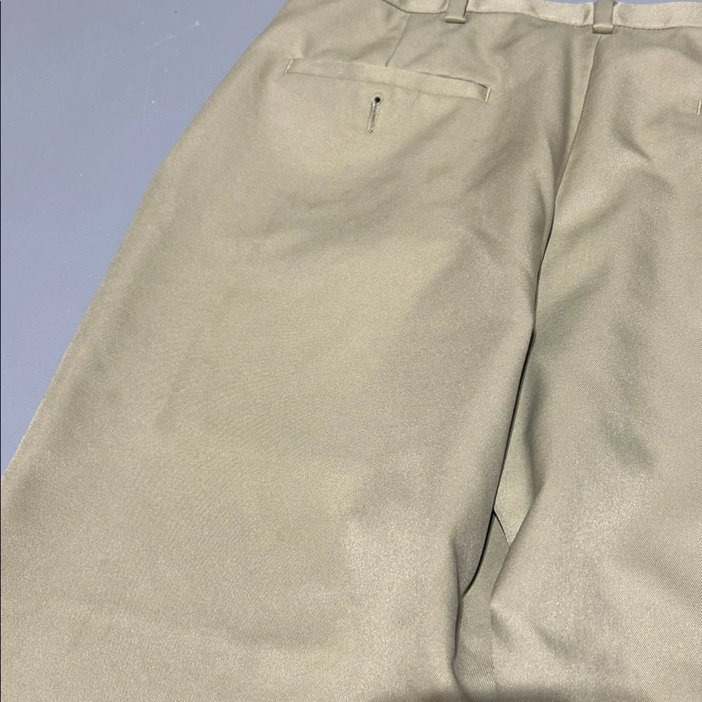 Haggar Clothing Khaki Chino Pants (Men’s 34 x 30) (Classic Fit)